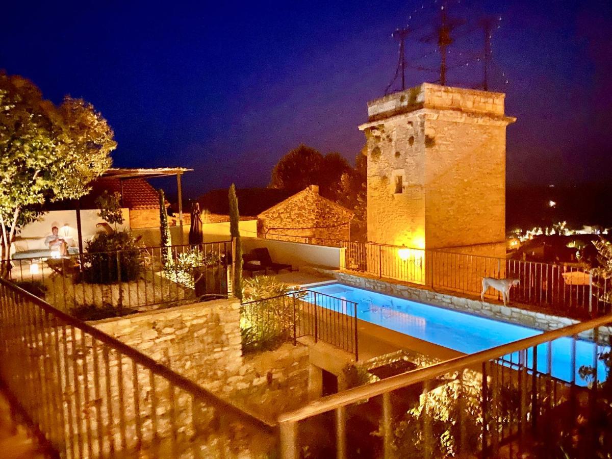 La Tour Carree Bed & Breakfast Chateauneuf-de-Gadagne Exterior photo